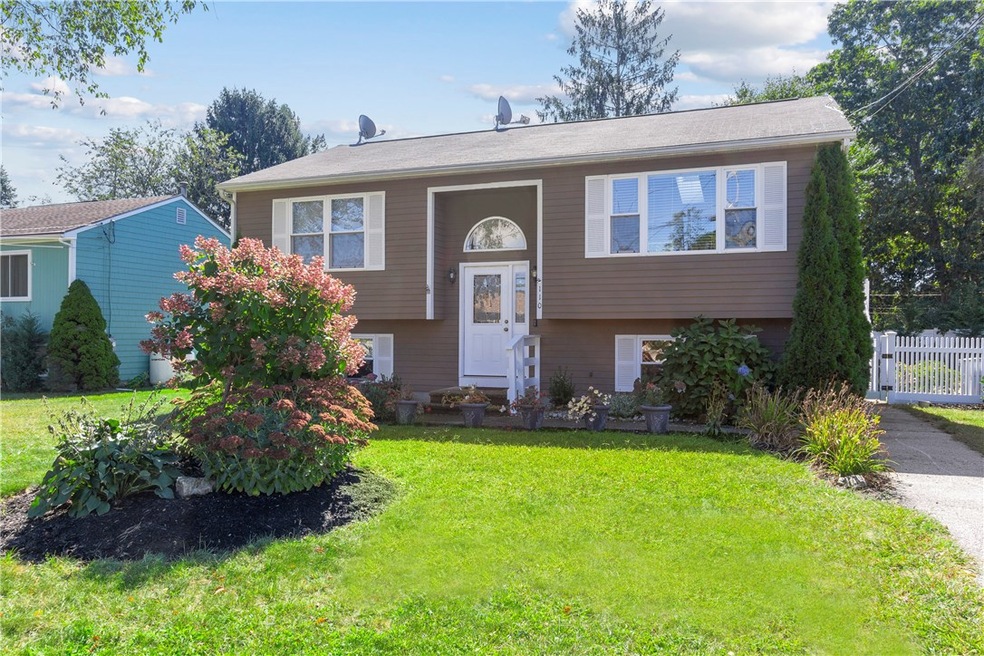 110 Iroquois Rd, Narragansett, RI 02882 - photo 1