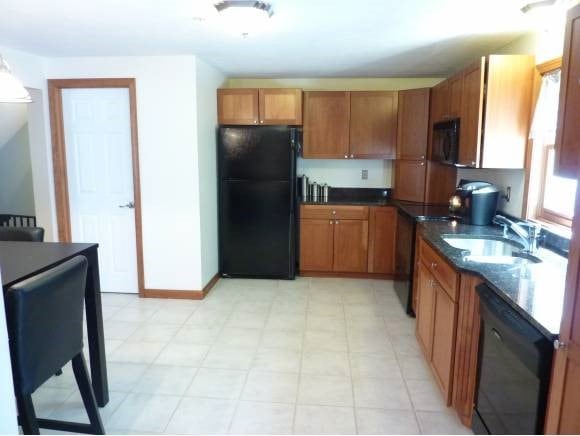 616 Hackett Hill Rd unit B005, Manchester, NH 03102 - photo 1