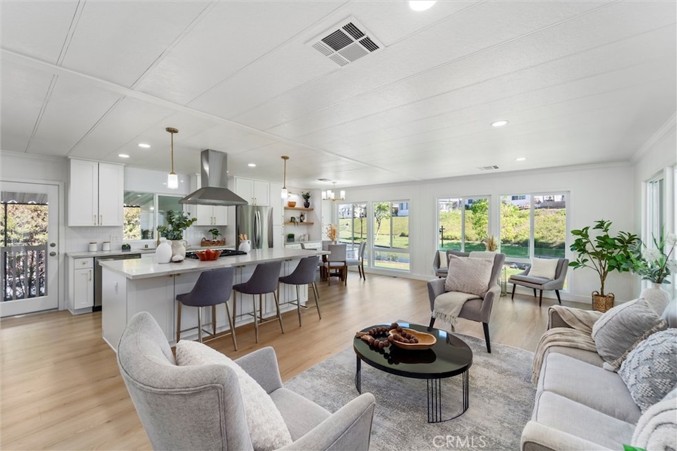 For Sale $379,900 • Co-Listing Agent