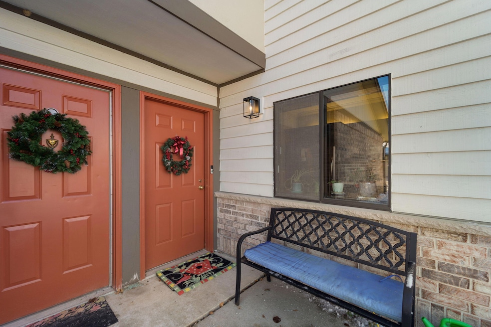 500 W Bender Rd unit 96, Glendale, WI 53217 - photo 1