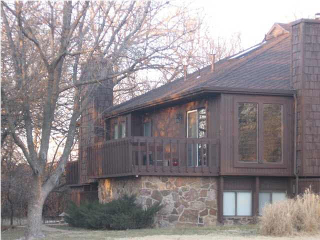 BEAUTIFUL CONTEMPORARY ARCHITECTURE WITH STONE AND