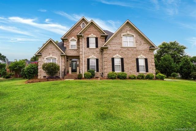 BEAUTIFUL HOUSE ON THE HILL!