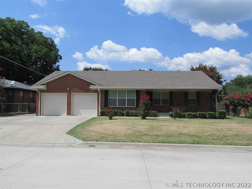 905 Davis St NW, Ardmore, OK 73401 - photo 1