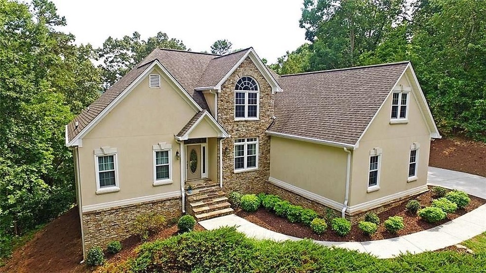 5 Bedroom, 3.5 Bath Home on Lake Lanier
