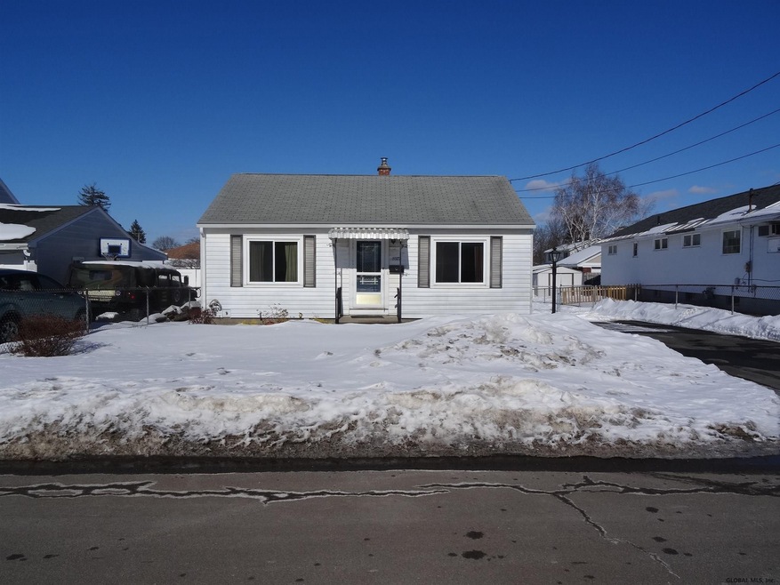 1077 Laura St, Schenectady, NY 12306 - photo 1