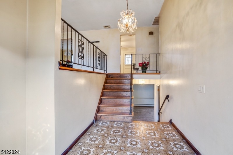 178 Kakeout Rd, Kinnelon, NJ 07405 - photo 1