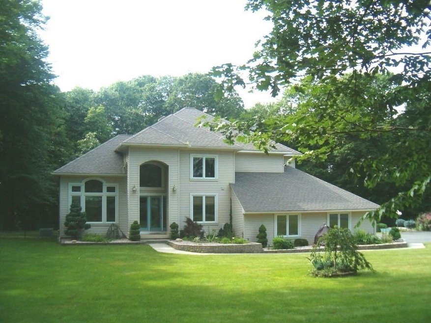 35 Hockanum Rd, Hadley, MA 01035 - photo 1