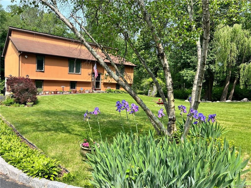 580 Westbrook Dr, Cortlandt Manor, NY 10567 - photo 1