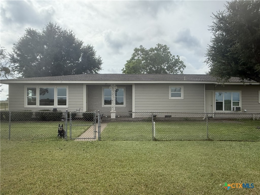 1045 Arnold Rd, Victoria, TX 77905 - photo 1