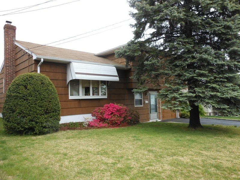 2351 Dunlake Rd, Union, NJ 07083 - photo 1