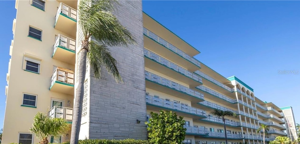 Jamison House unit 501, Gulfport, FL 33707 - photo 1