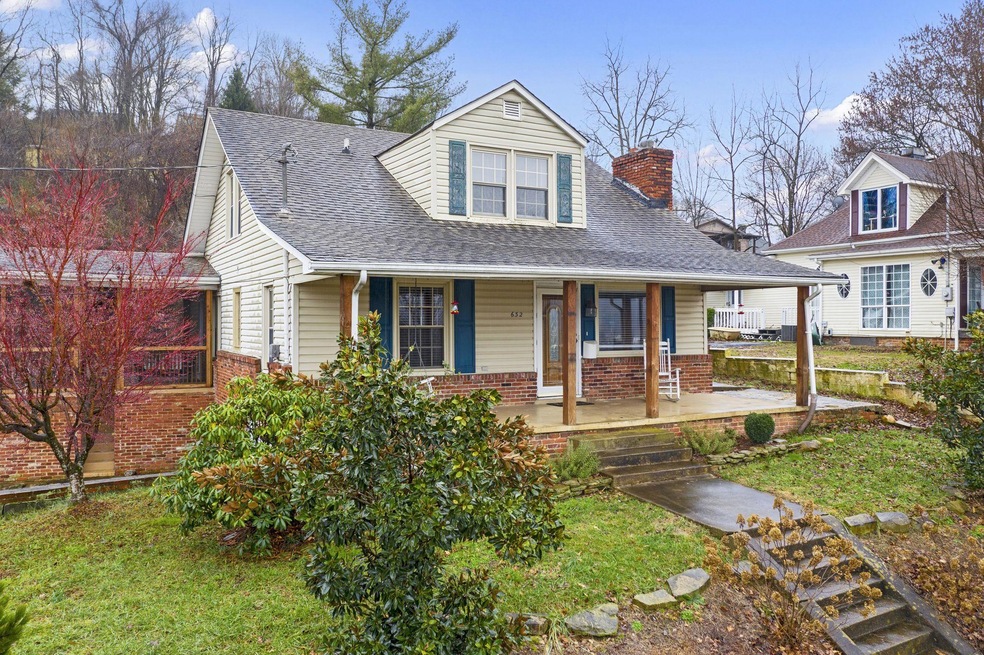 632 E Maple St, Johnson City, TN 37601 - photo 1