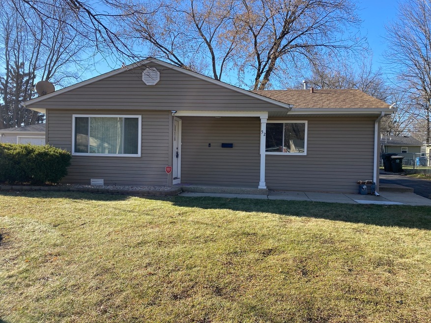 52 Sparrow Rd, Carpentersville, IL 60110 - photo 1