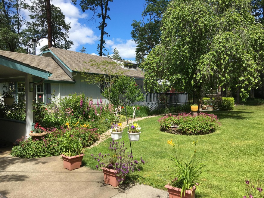 8170 Monument Dr, Grants Pass, OR 97526 - photo 1