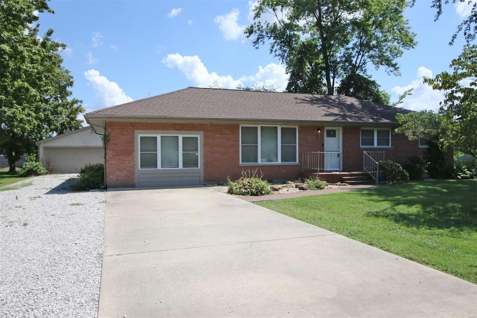 1 Park St, Freeburg, IL 62243 - photo 1