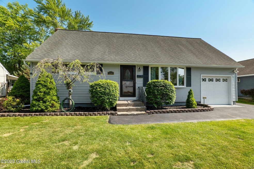 1-web-or-mls-2240Webster_01