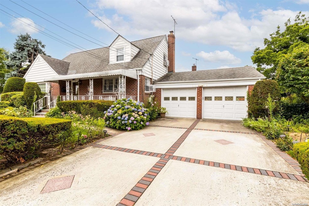 Sold $880,000 • Co-Listing Agent