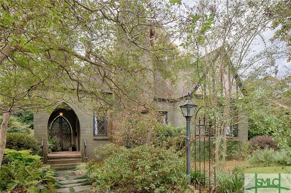 621 E 51st St, Savannah, GA 31405 - photo 1