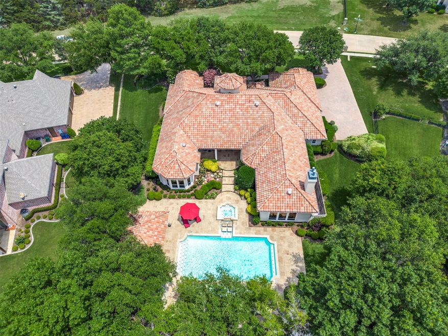 Amazing Property! Situated on a sprawling lot, thi