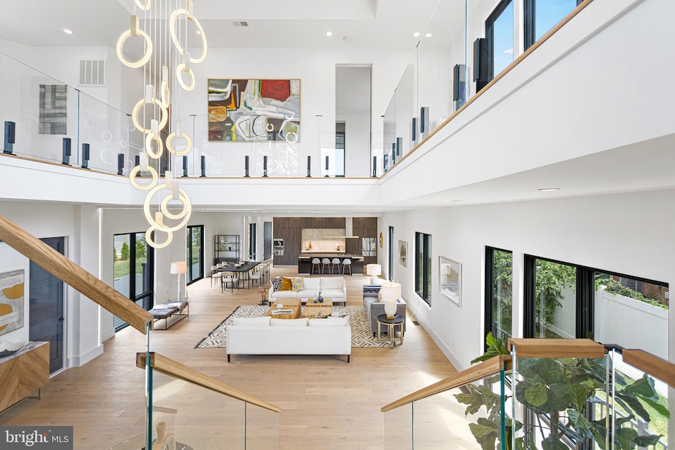 1733 Chain Bridge Rd, McLean, VA 22102 - photo 1