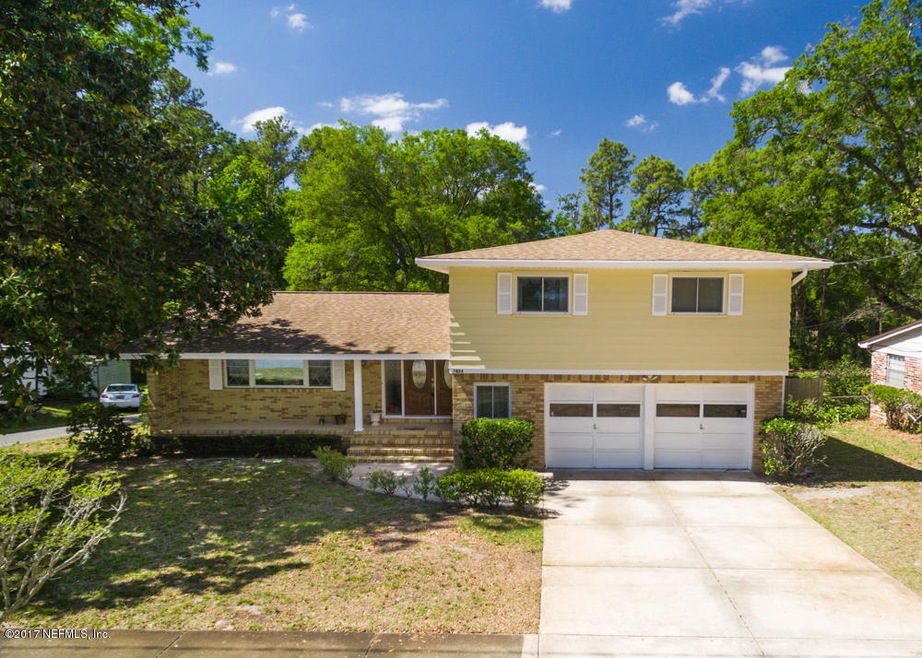 7824 Holiday Rd S, Jacksonville, FL 32216 - photo 1