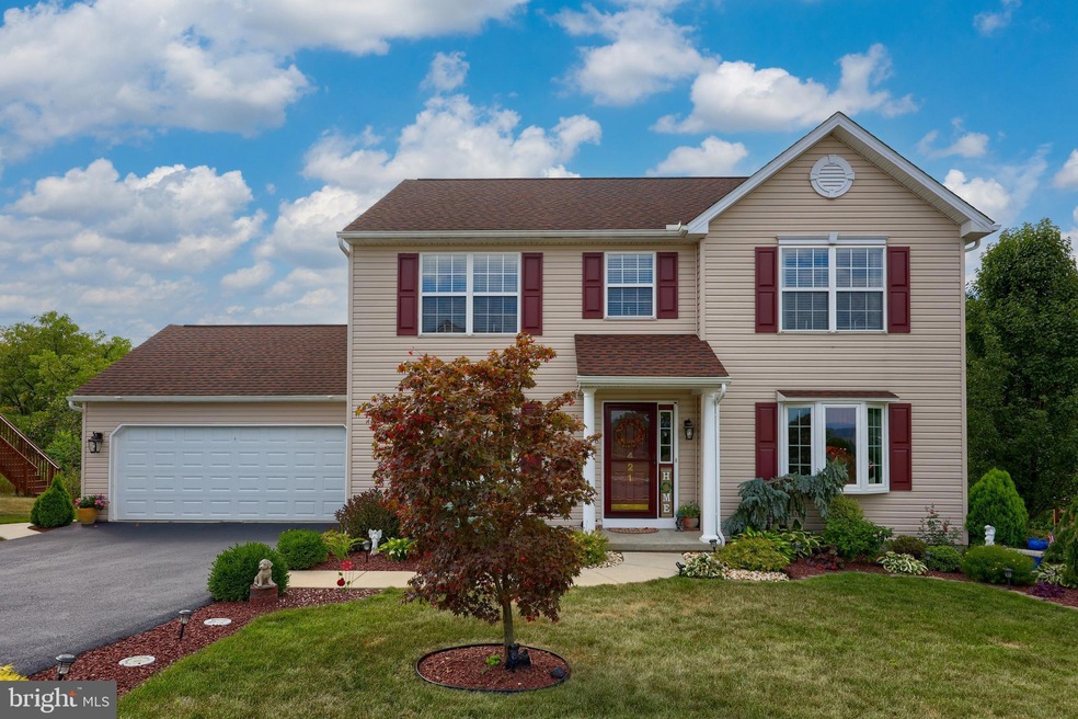 421 E 3rd St, Bernville, PA 19506 - photo 1