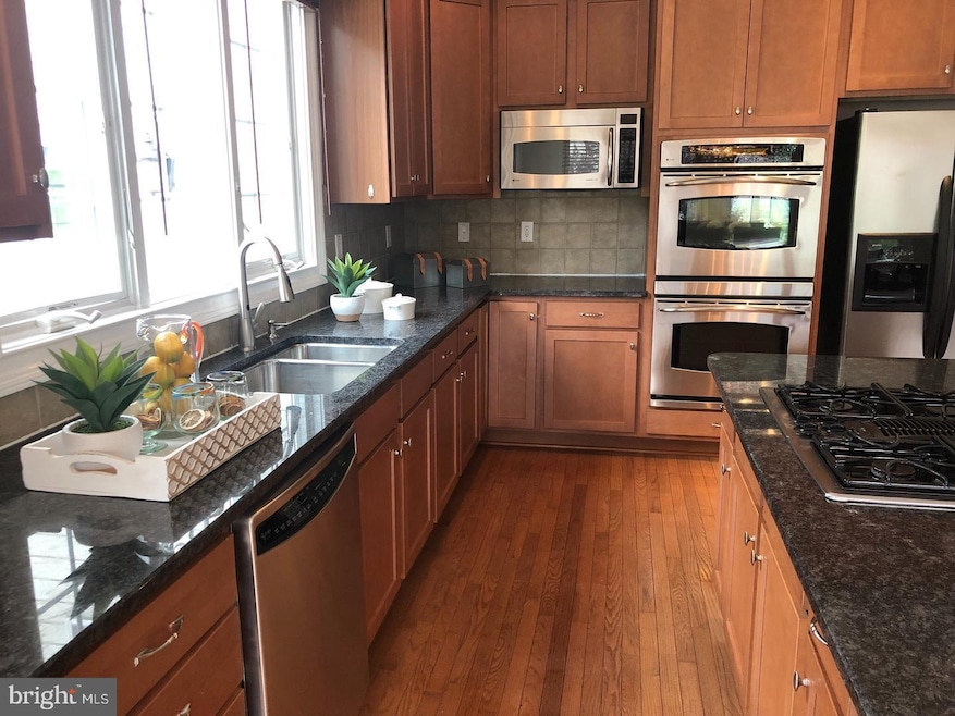 Sold $855,000 • Co-Listing Agent