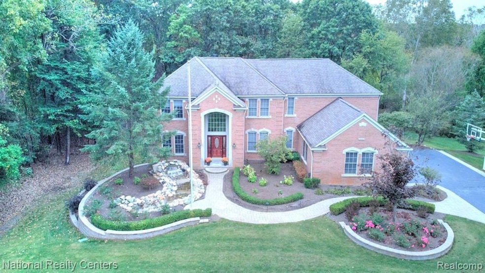 9170 Ridgefield Dr unit 73, Brighton, MI 48114 - photo 1