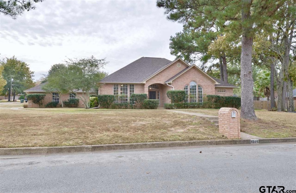 1621 1621 Cimmarron Trail, Tyler, TX 75703 - photo 1