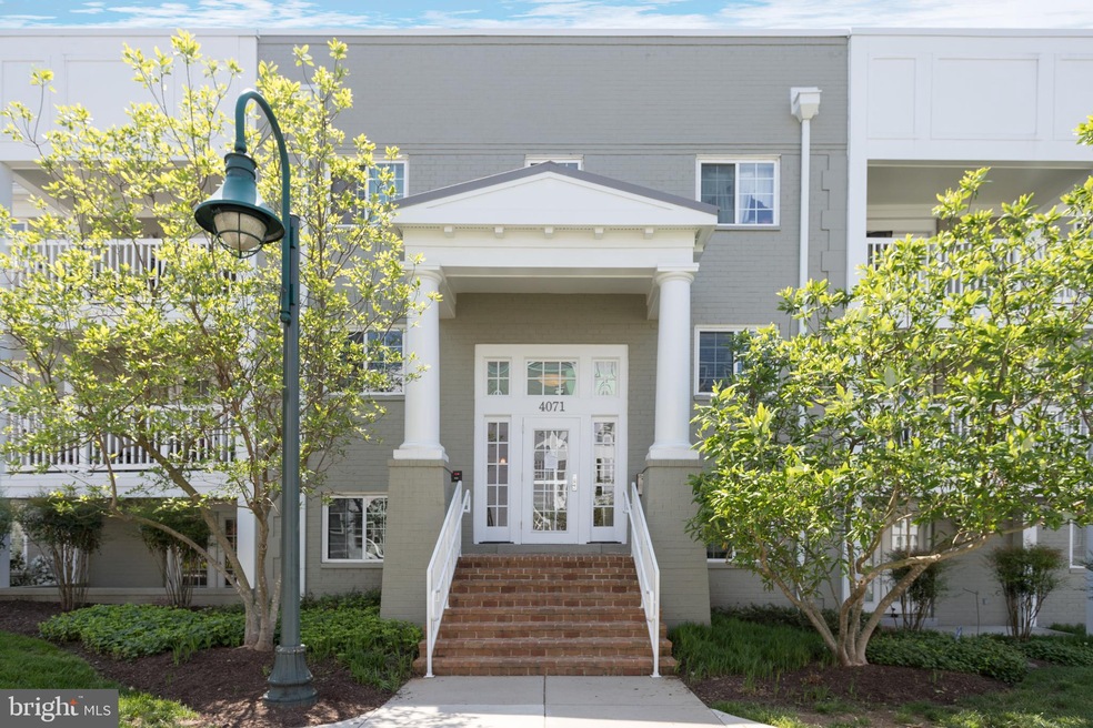 4071 S Four Mile Run Dr unit 202, Arlington, VA 22204 - photo 1