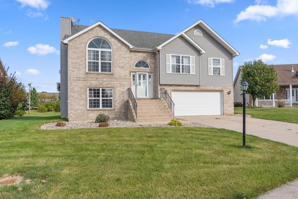 10487 Pinnacle St, Crown Point, IN 46307 - photo 1