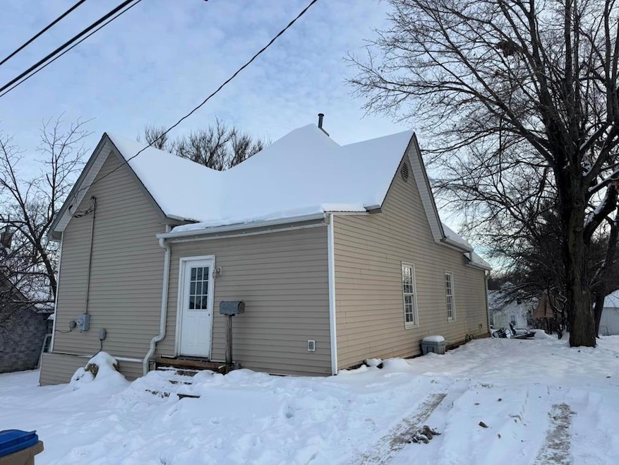 214 E 6th St, Milan, MO 63556 - photo 1