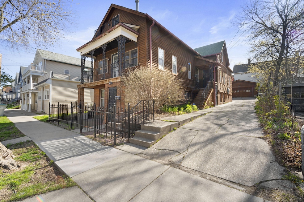 Welcome to 1806 N Arlington Place!