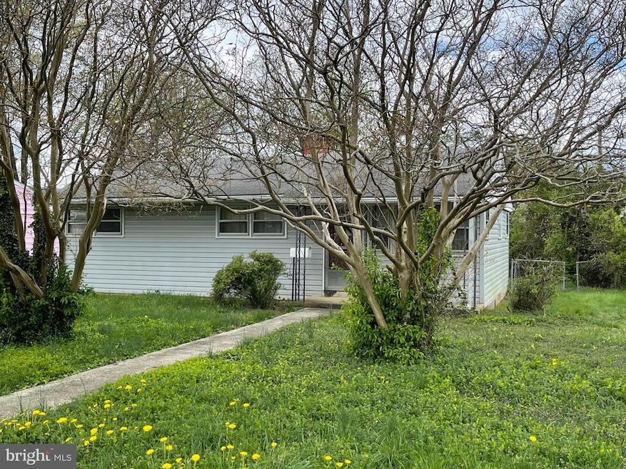 6726 Duke Dr, Alexandria, VA 22307 - photo 1