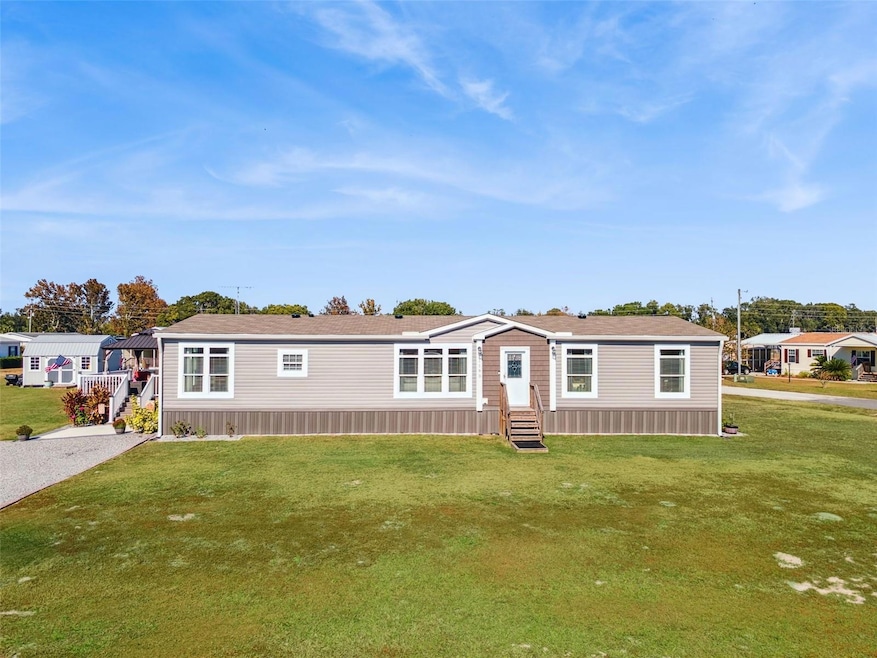 1193 NW 12th Ln, Lake Panasoffkee, FL 33538 - photo 1