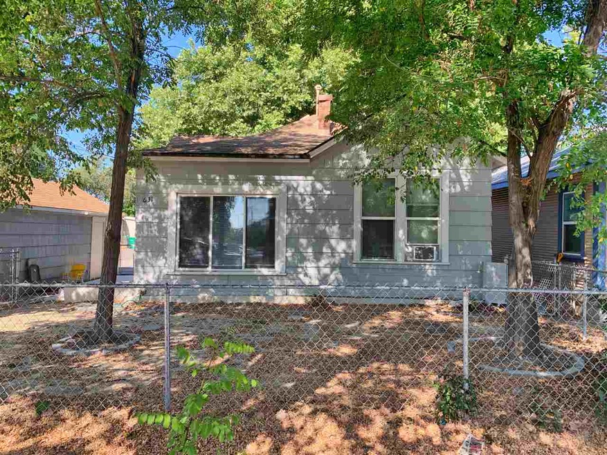 631 10th St, Sparks, NV 89431 - photo 1
