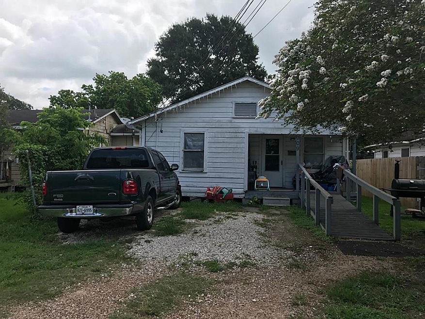 909 S 5th St, Richmond, TX 77469 - photo 1