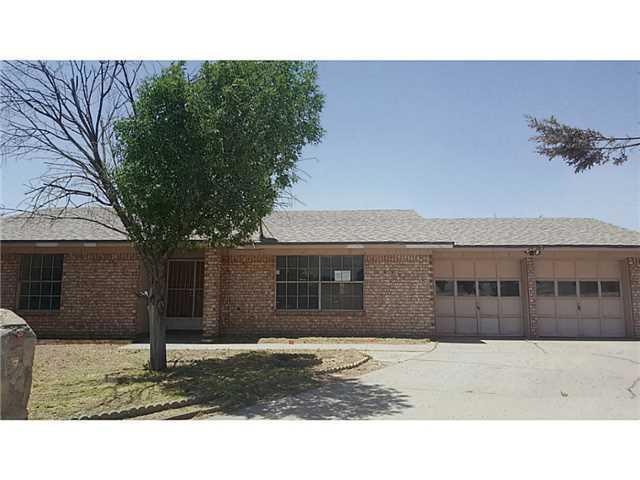15307 Fairwood Ct, Horizon City, TX 79928 - photo 1