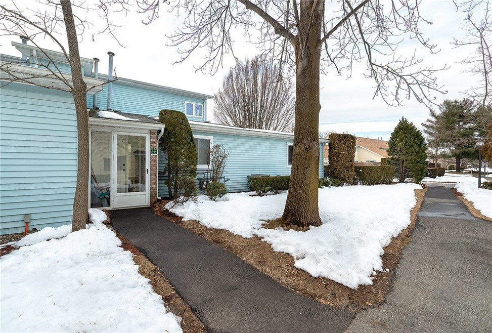 875 Halifax Dr, Warwick, RI 02886 - photo 1