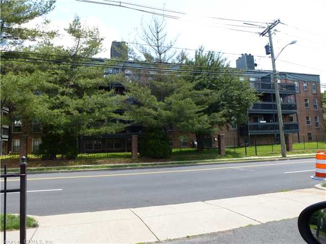 140 Kane St unit C3, West Hartford, CT 06119 - photo 1