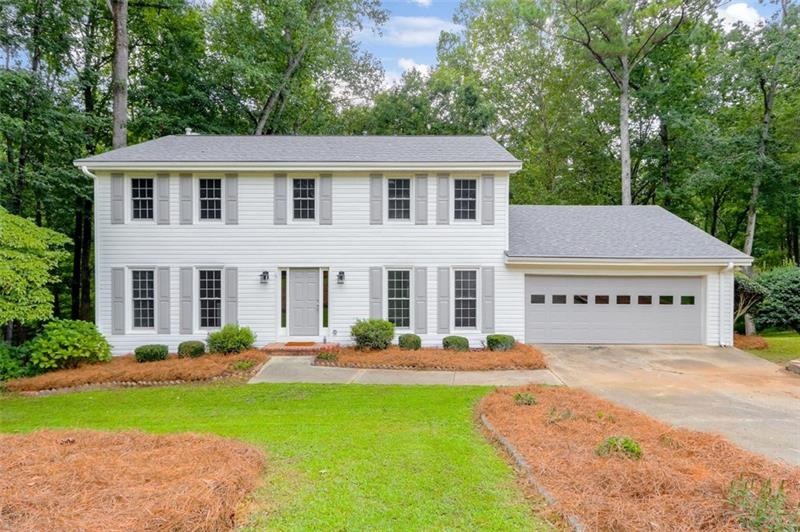 5077 Willow Point Pkwy, Marietta, GA 30068 - photo 1