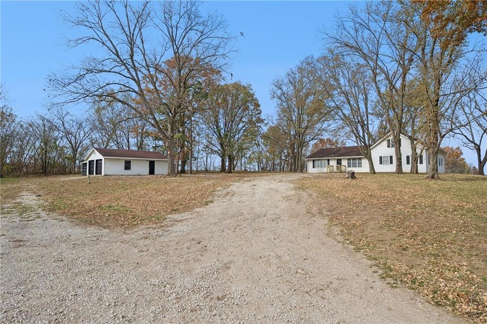 700 SW 800th Rd, Chilhowee, MO 64733 - photo 1