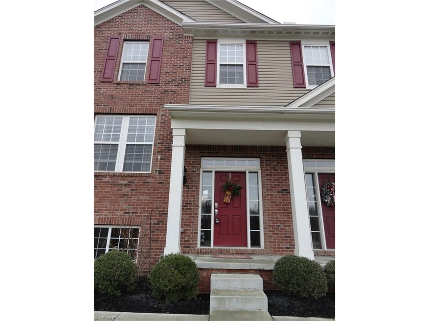 Unique 3 bedroom 2.5 bath townhouse with close pro