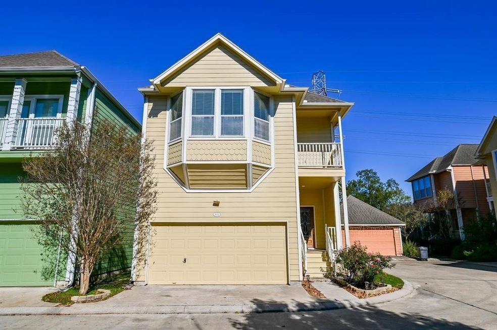 802 Garden Trace Ln, Houston, TX 77018 - photo 1