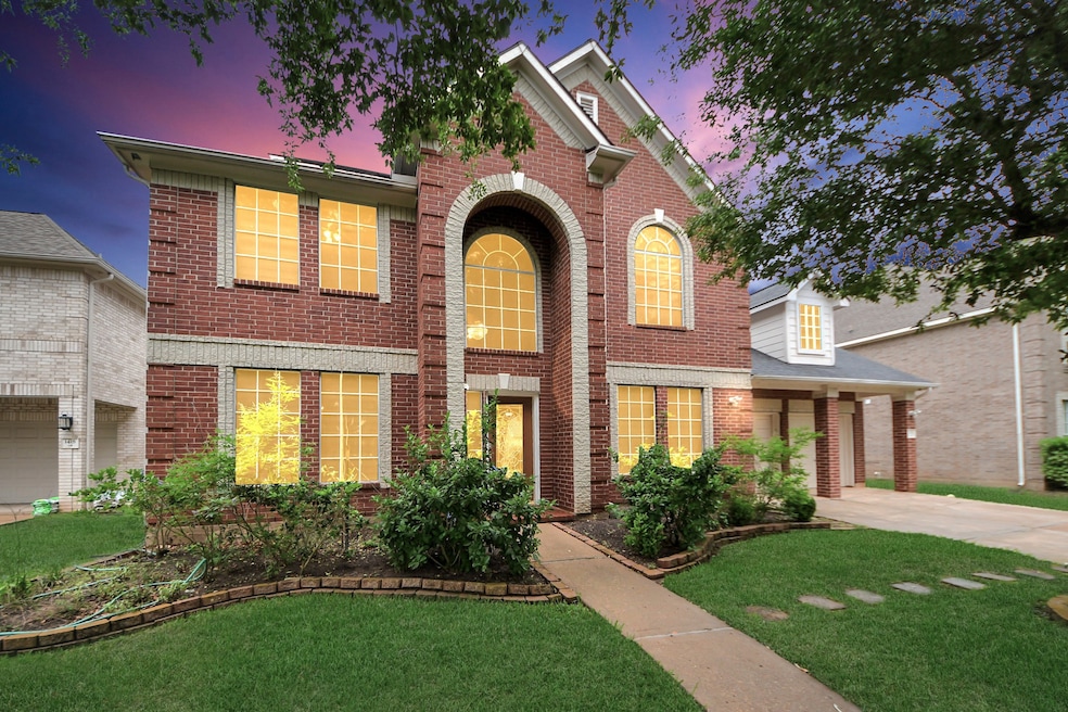 Pending $499,900