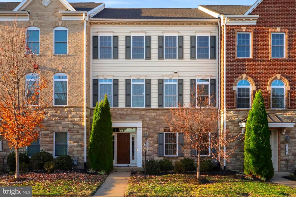 42365 Pine Forest Dr, Chantilly, VA 20152 - photo 1