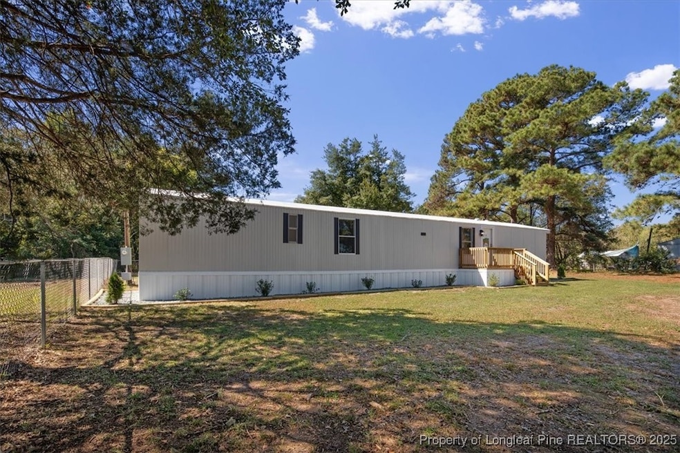 6546 Roslin Farm Rd, Hope Mills, NC 28348 - photo 1