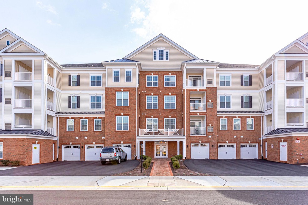 21022 Rocky Knoll Square unit 203, Ashburn, VA 20147 - photo 1