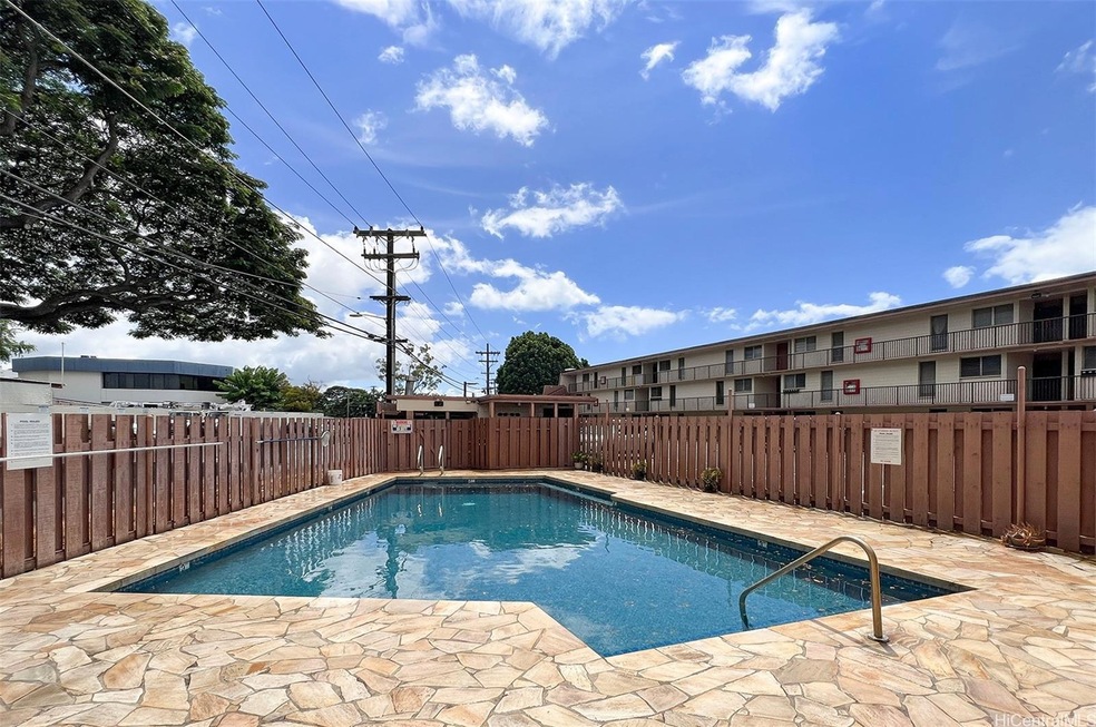 Pearl Ridge Terraces sunny pool near unit 328