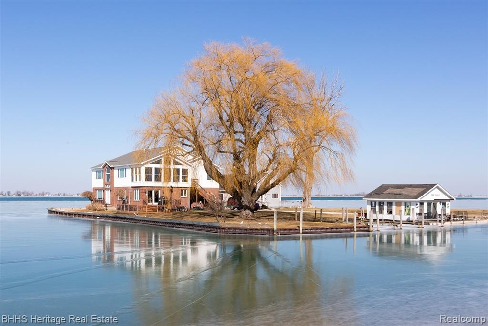 Several places to dock your boat
